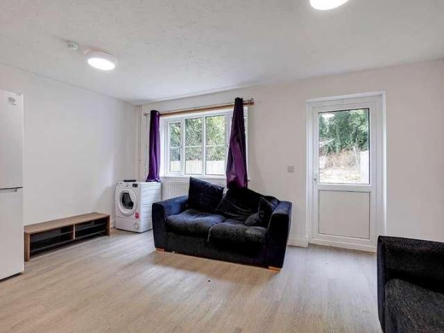 House for rent in Hales Place, The Bridge