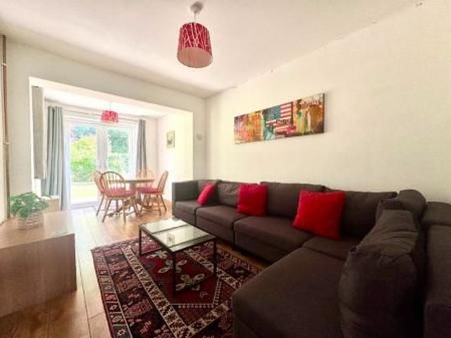 Room for rent in Hales Place, The Bridge