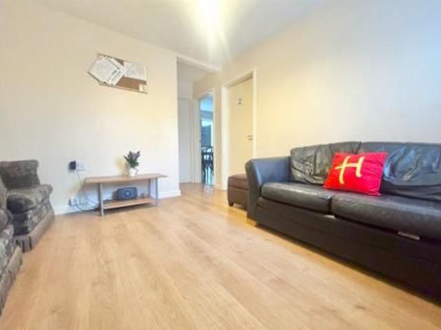 Room for rent in Hales Place, The Bridge