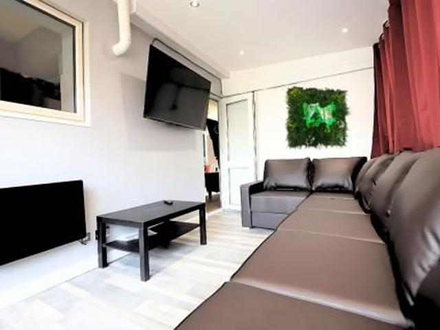 Room for rent in Hales Place, The Bridge
