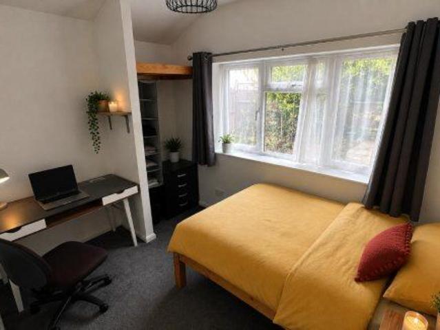 House for rent in Hales Place, The Bridge