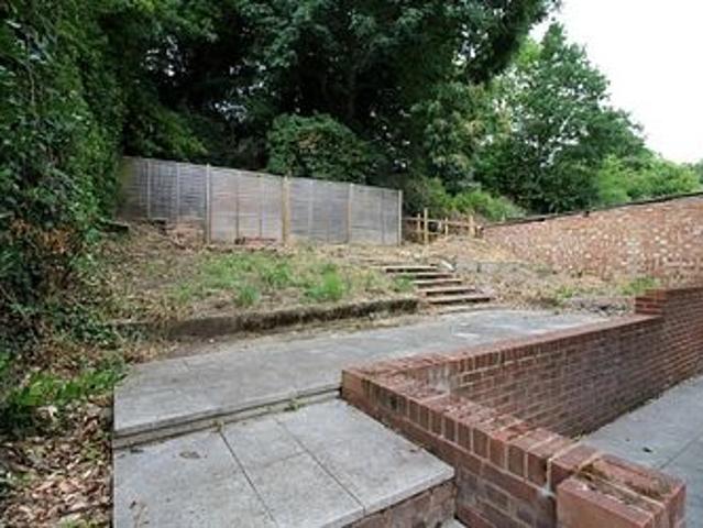 House for rent in Hales Place, The Bridge