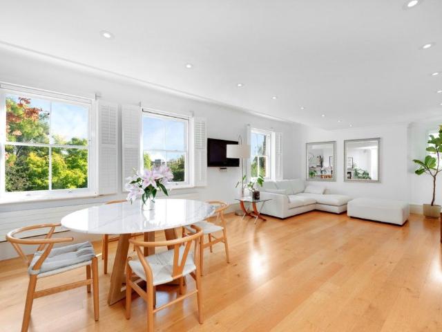 Apartment for rent in Maitland Park, Greater London