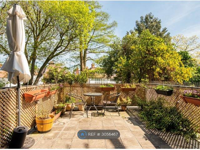 Apartment for rent in Maitland Park, Greater London