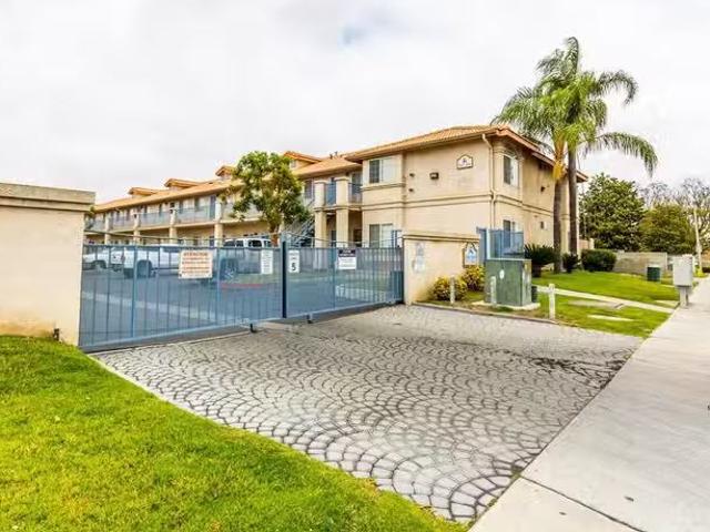 Condo for sale in Corona