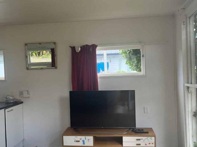 Apartment for rent in Whangaparaoa, Oroua County