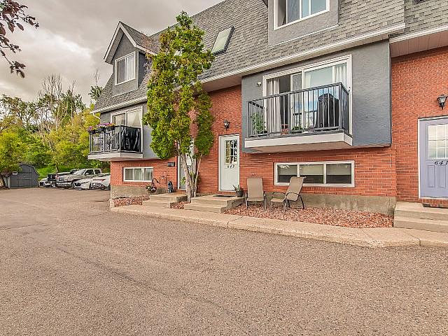 Condo for sale in Medicine Hat, Alberta