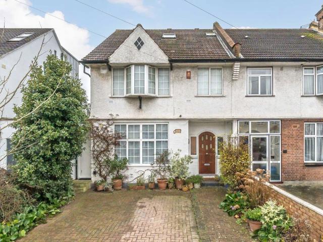 Studio for rent in Brondesbury, Greater London