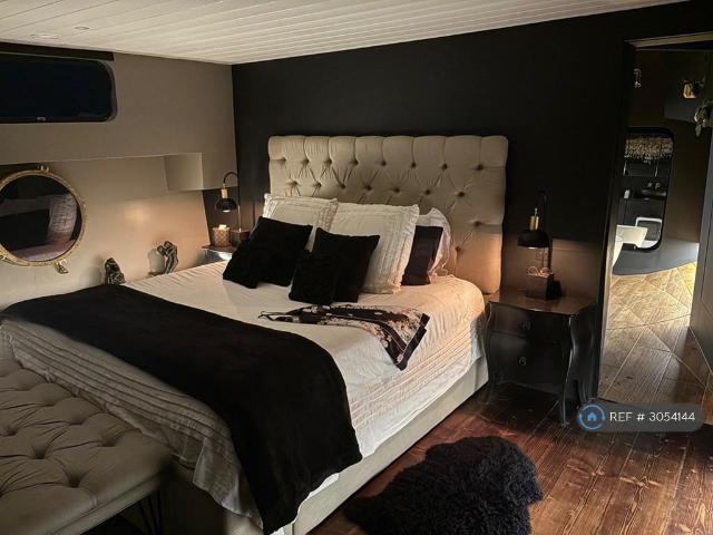 House for rent in Weybridge, Elmbridge
