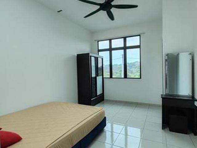 Terraced House for sale in Malaka