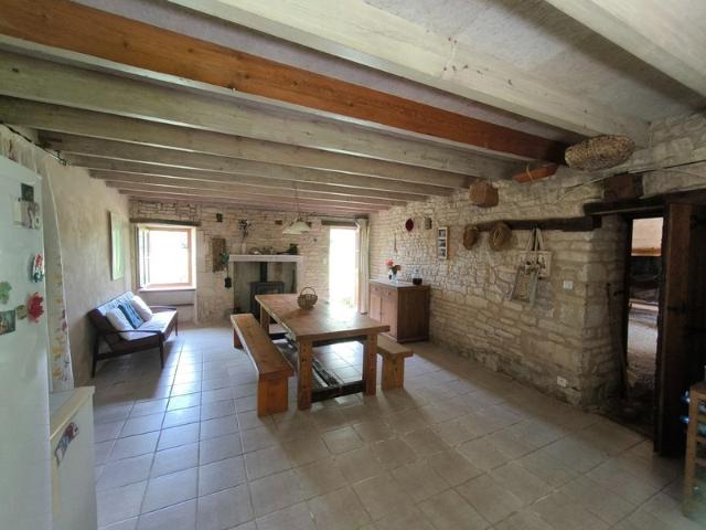 Maison vente à Confolens, Tusson
