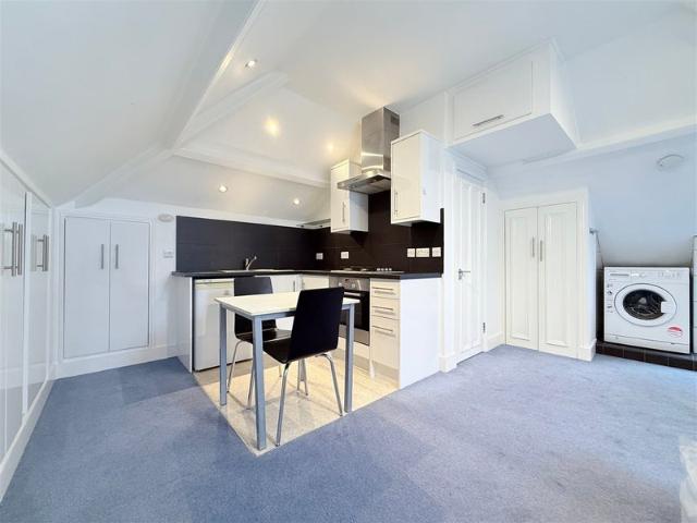 Studio for rent in Mapesbury, Greater London