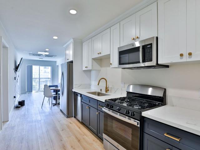 Apartment for rent in Canoga Park, California