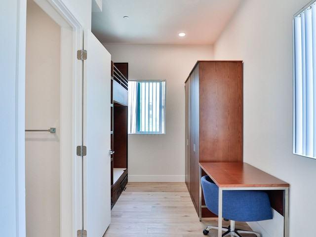 Apartment for rent in Canoga Park, California