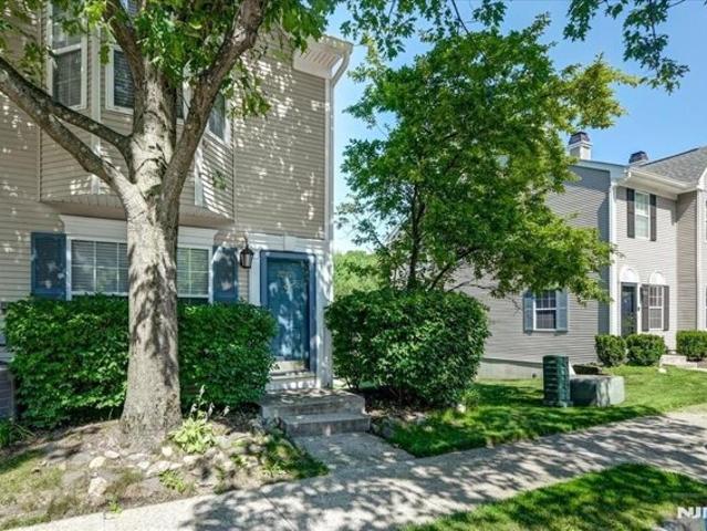House for sale in Mahwah