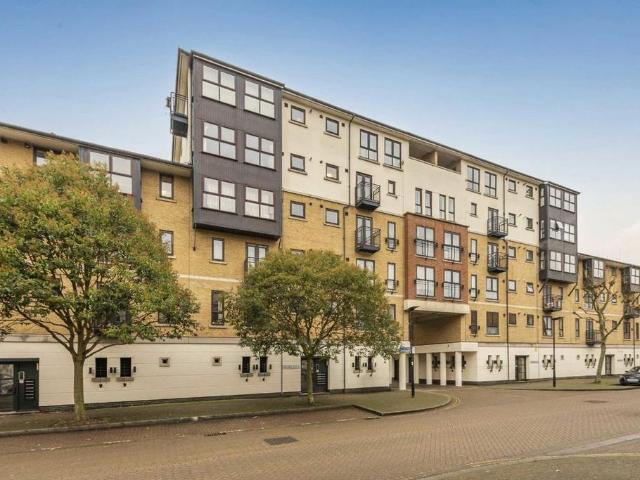 Apartment for rent in Custom House, Greater London