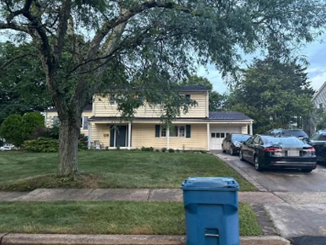 House for sale in Kendall Park, New Jersey