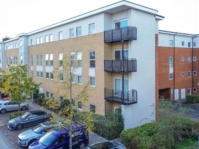 Apartment for rent in Kennet Island, Reading