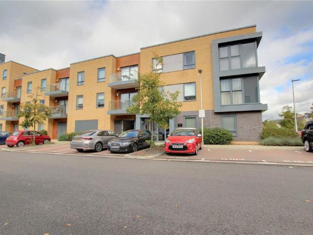 Apartment for rent in Kennet Island, Reading