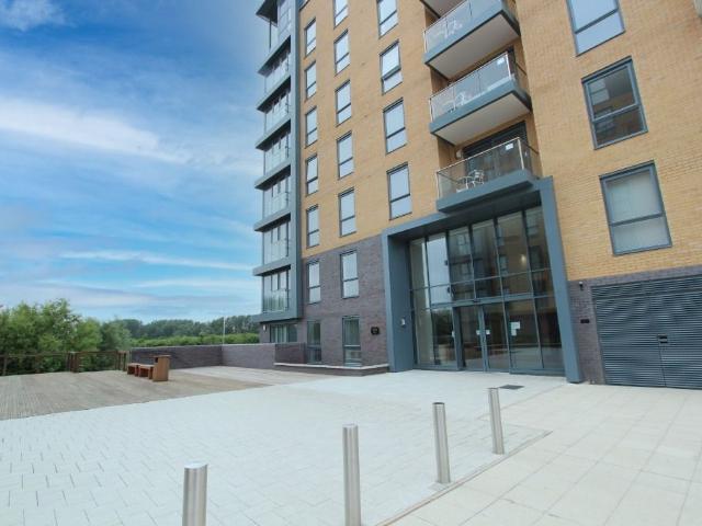 Apartment for rent in Kennet Island, Reading