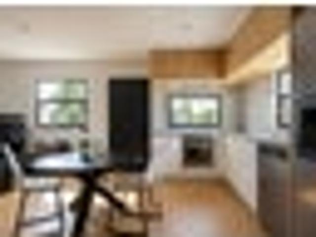 Townhouse for sale in Heathcote, Canterbury