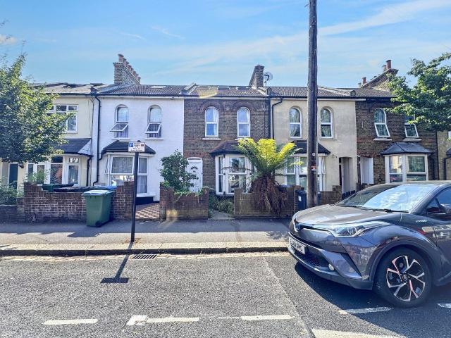 Apartment for rent in Temple Mills, Greater London