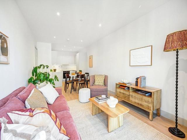 House for rent in Colindale, Greater London