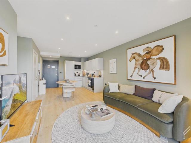 House for rent in Colindale, Greater London
