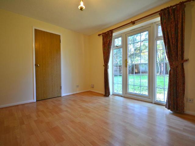 Apartment for rent in Martin's Heron, Winkfield