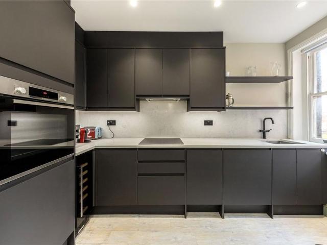 House for rent in Brompton, Greater London