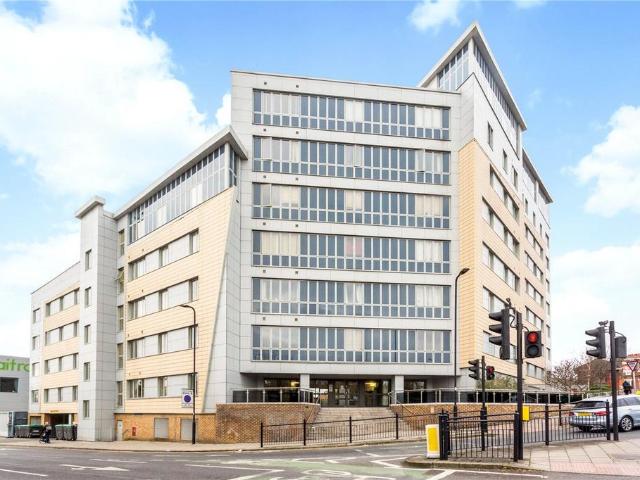 Apartment for rent in London Borough of Ealing, Hanwell