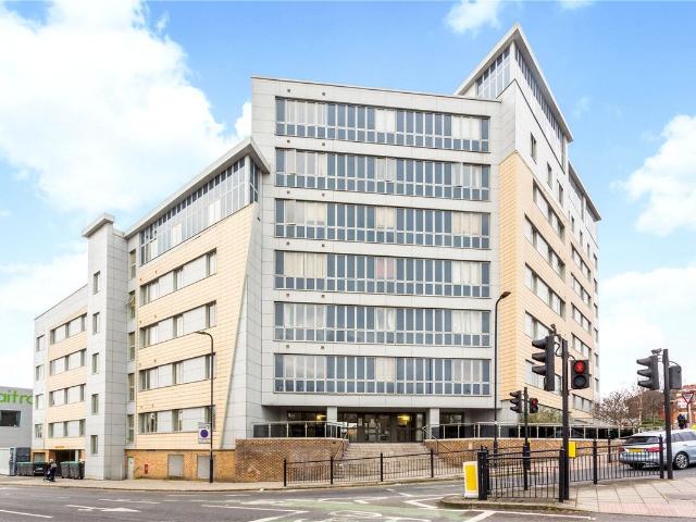 Apartment for rent in London Borough of Ealing, Hanwell