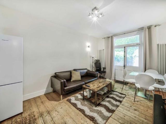 Apartment for rent in London Borough of Ealing, Hanwell