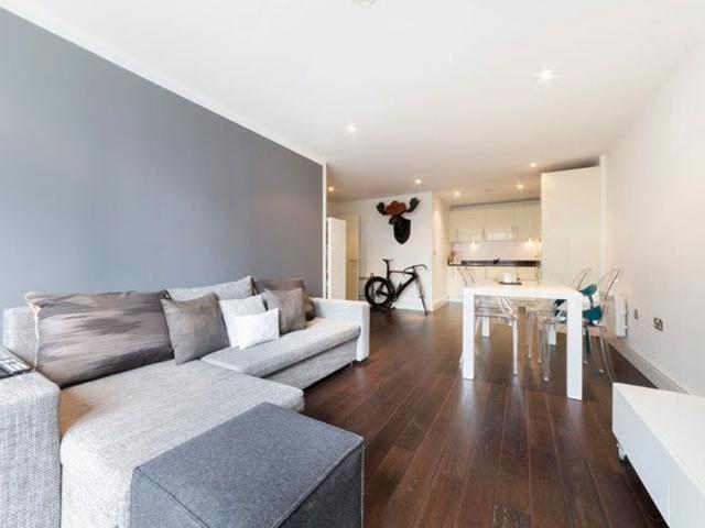 Apartment for rent in Highbury, Greater London
