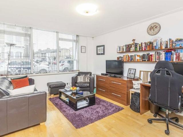 Apartment for rent in Highbury, Greater London