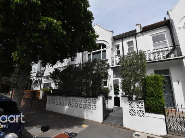 House for rent in London Borough of Ealing, Hanwell