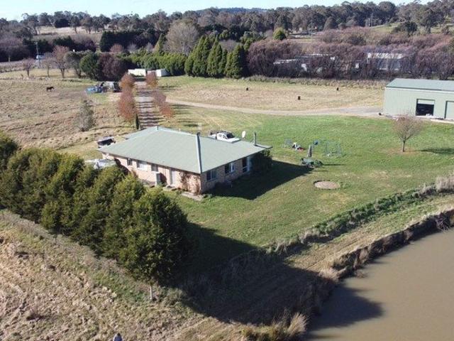 Cottage for sale in Avoca, New South Wales
