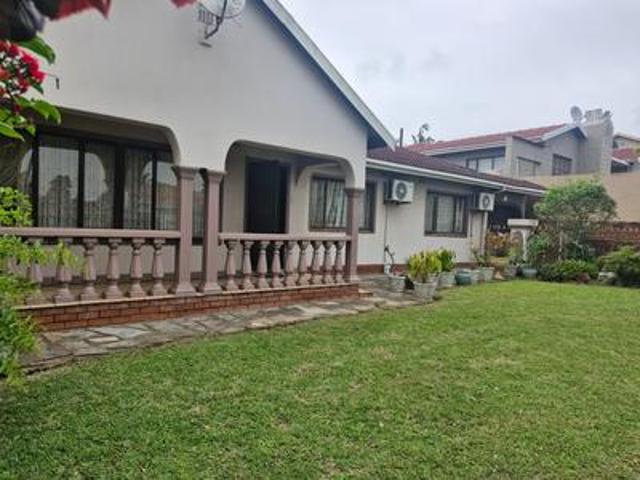 House for sale in Chatsworth, Kwazulu-natal