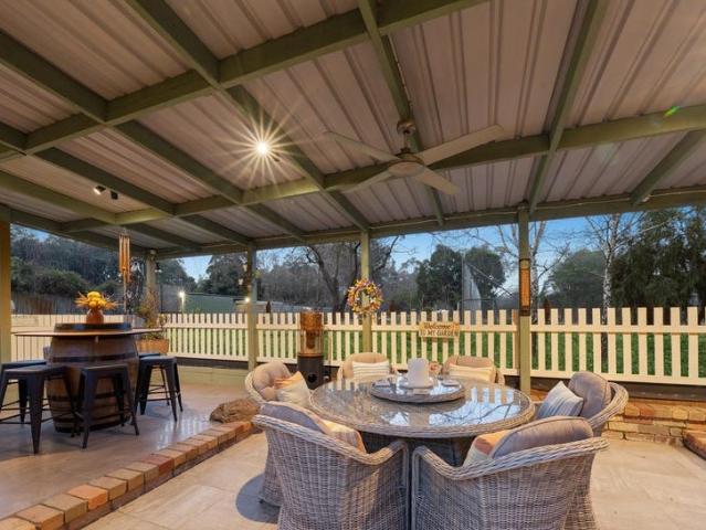 Cottage for sale in Camerons Creek, Victoria