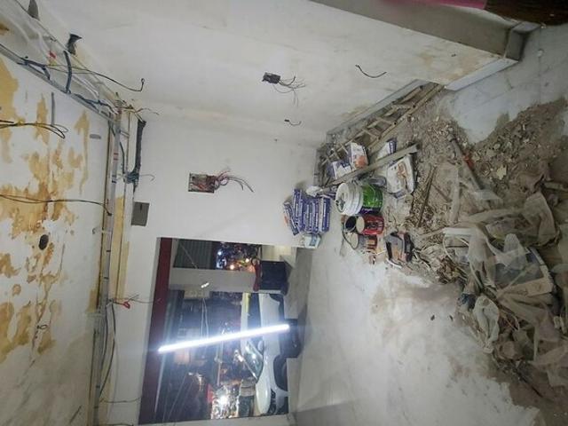 Commercial for rent in Deri