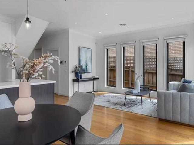 Townhouse for rent in Camerons Creek, Victoria
