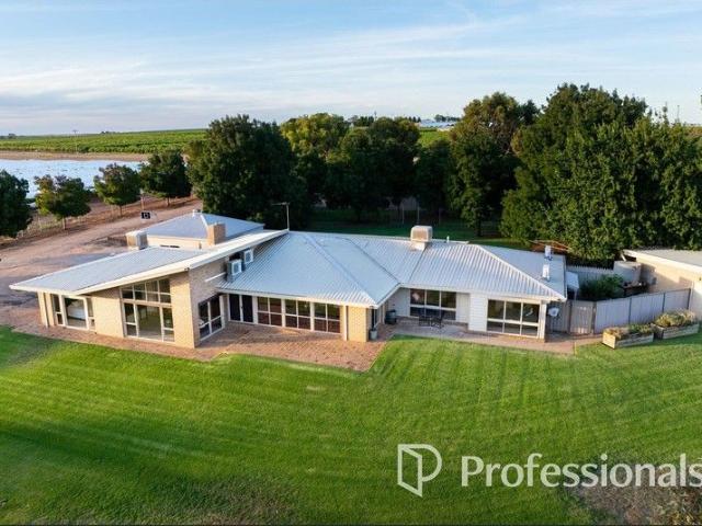 House for sale in Monak