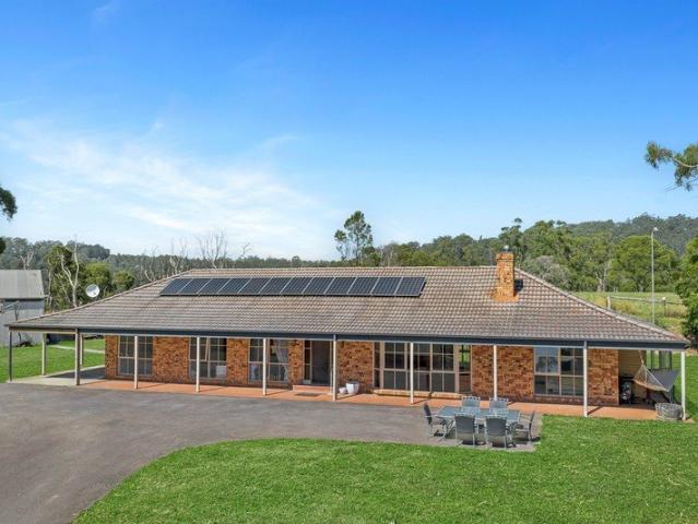 Cottage for sale in Yarragon South, Victoria