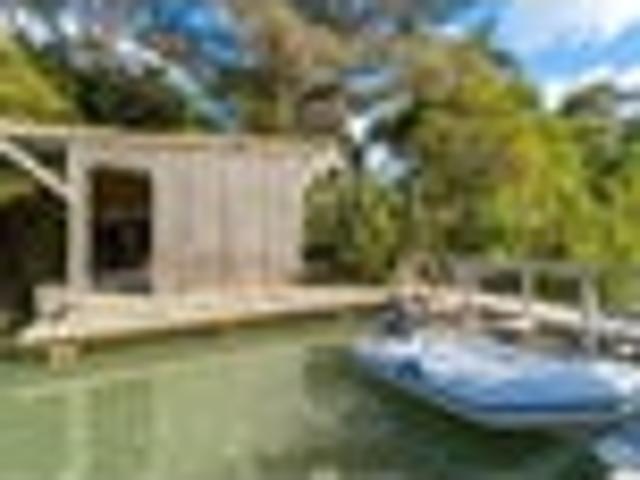 House for sale in Paremoremo