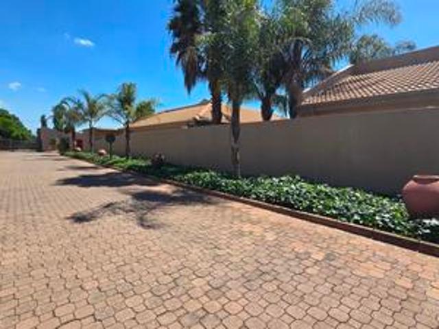 Townhouse for sale in Ekurhuleni, Gauteng