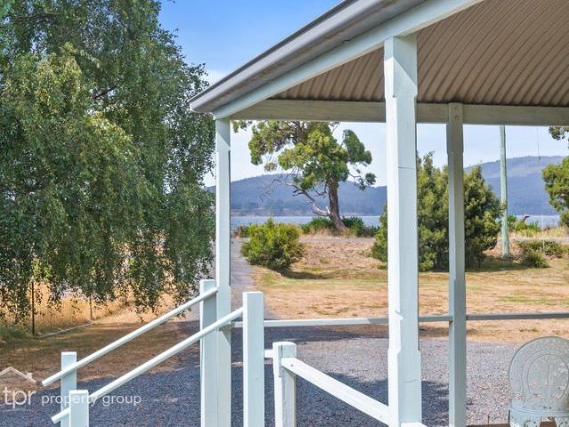 House for sale in Brooks Bay, Tasmania