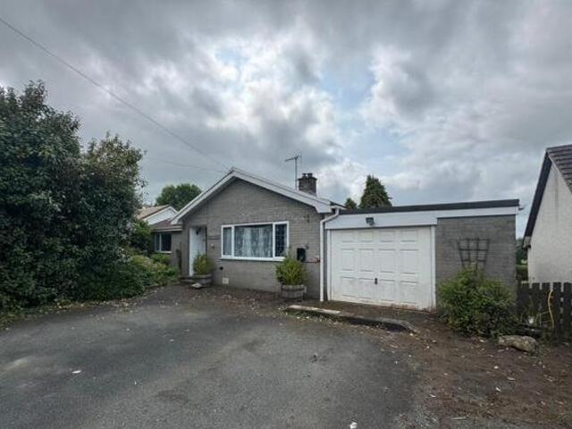 House for sale in Llanybydder, Wales