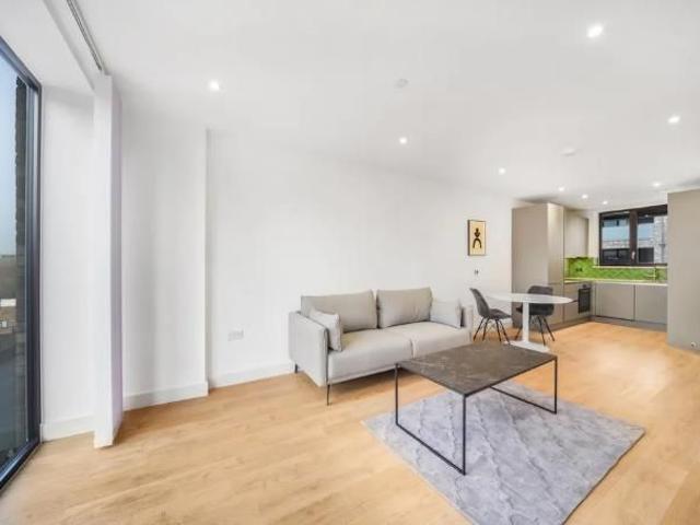 House for rent in Aberfeldy Village, Blackwall