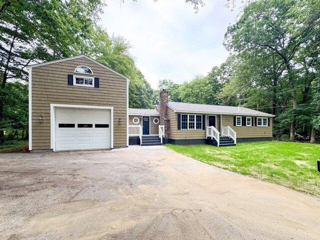 House for sale in Dudley, Massachusetts