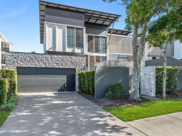 Townhouse for sale in Kings Creek, Queensland